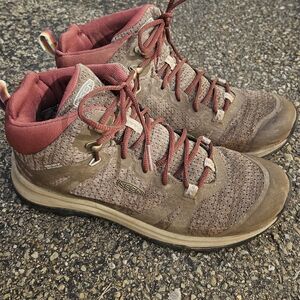 KEEN Women's Brown/Terracotta Hiking Boots